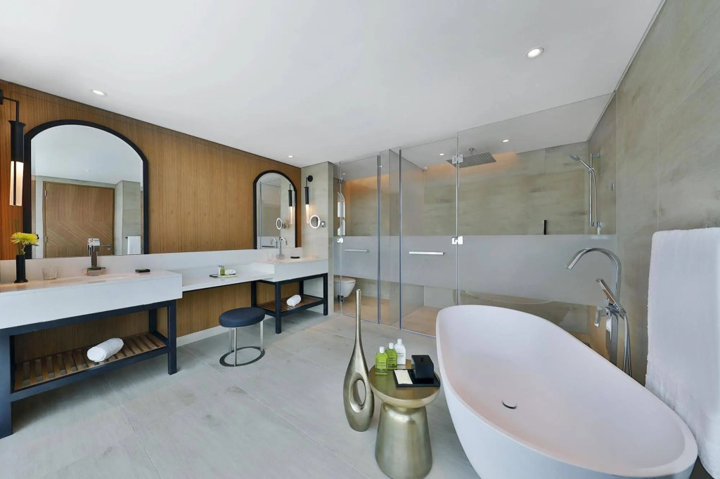 DoubleTree by Hilton Dubai - Business Bay