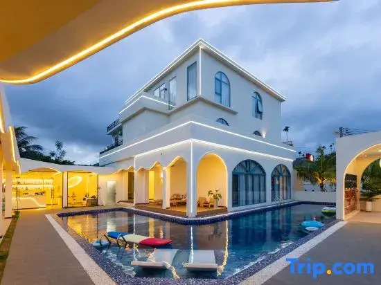 Qianxun Homestay (Riyue Bay)
