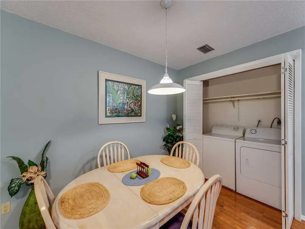 Sea Horse Upper Level, 3 Bedrooms, Sleeps 10, Heated Pool, Pet Friendly