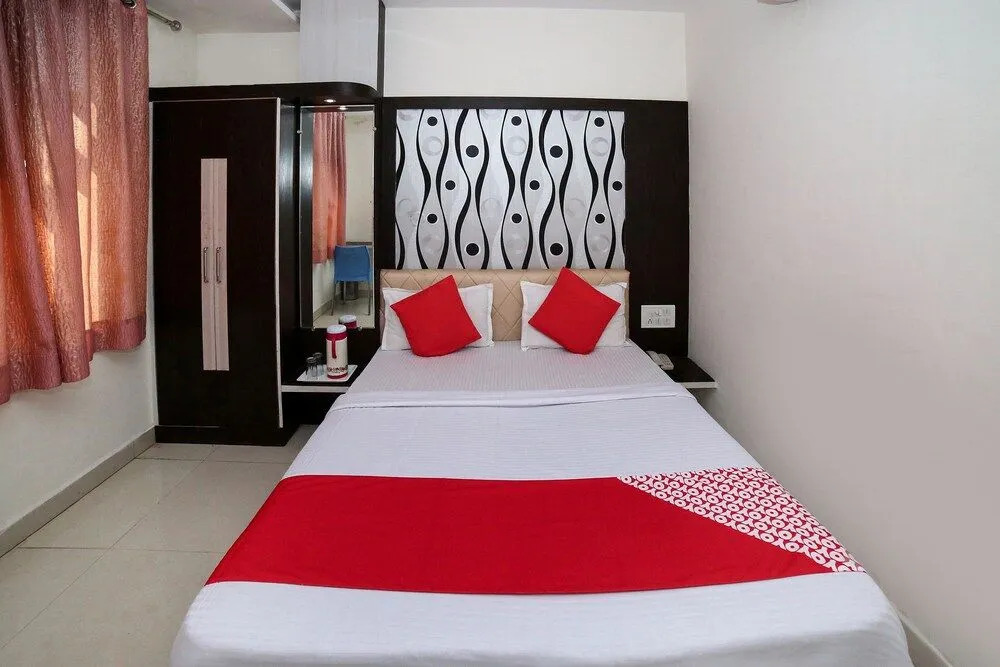 OYO 19387 Palace Guest House