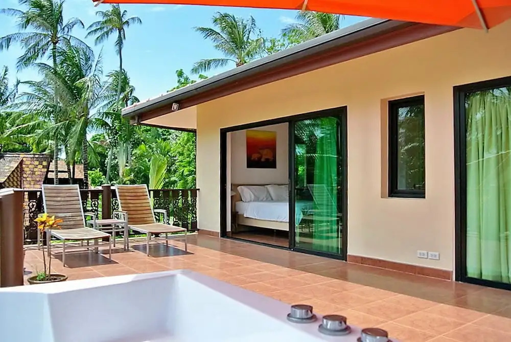 Beachfront Resort 2-bedroom Villa Palm Only 40 Meters to Beach