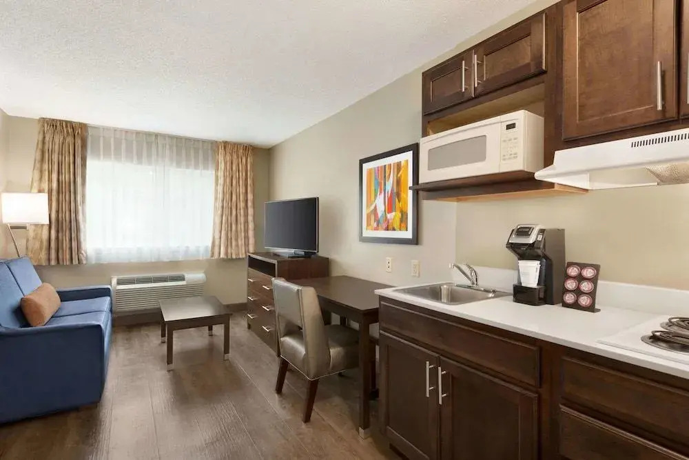 Hawthorn Suites by Wyndham Columbus Fort Benning