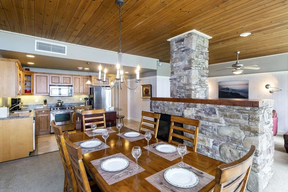 Larsmont Cottages