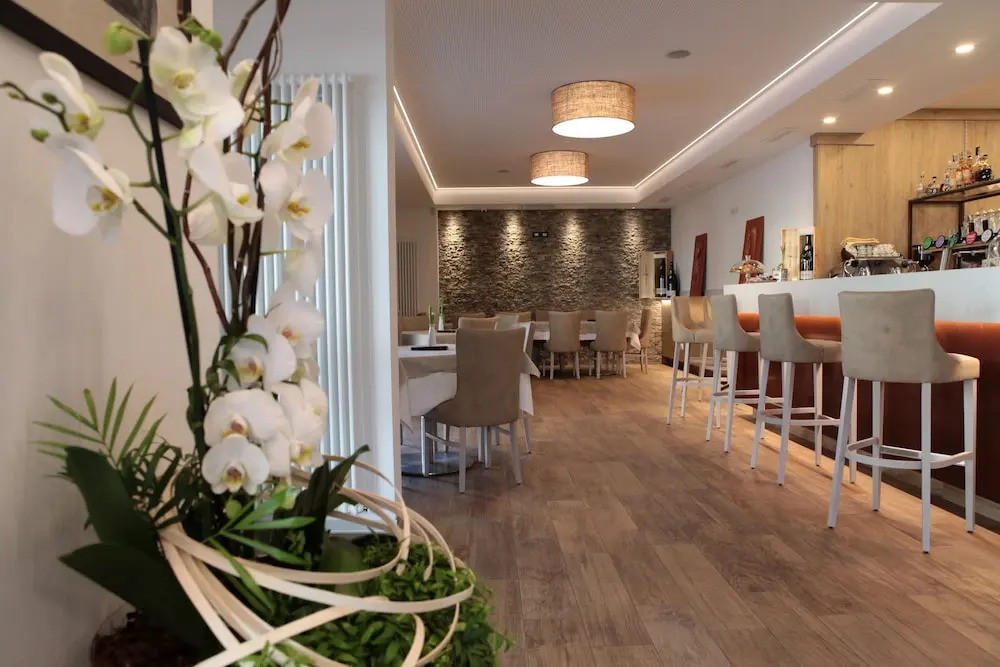 Athos Hotel