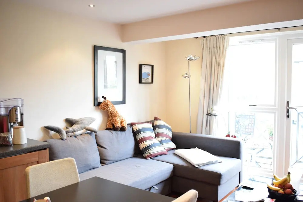 2 Bedroom Home In London
