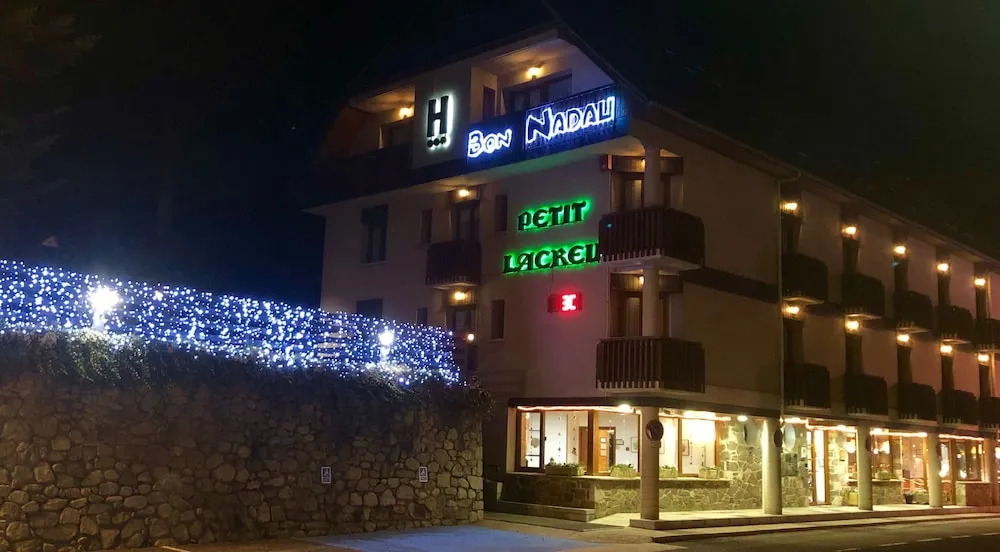 Hotel Petit Lacreu