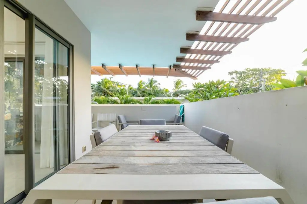 Beachcove Apt No 10