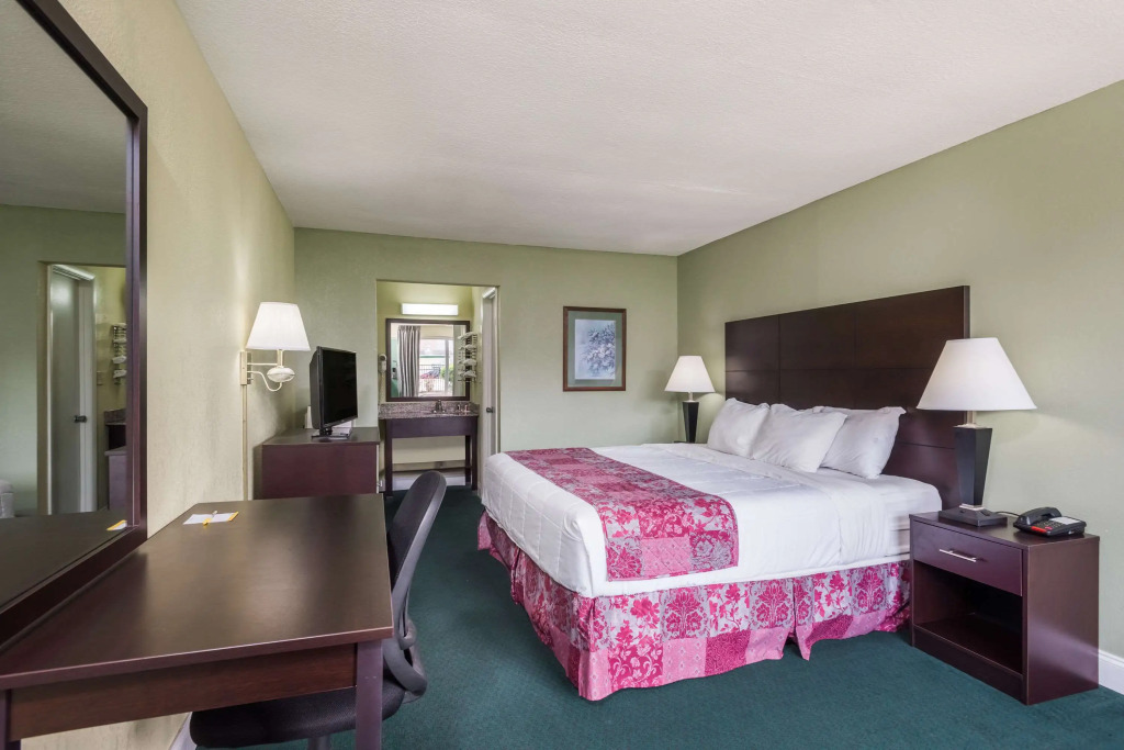 Days Inn by Wyndham Jellico - Tennessee State Line