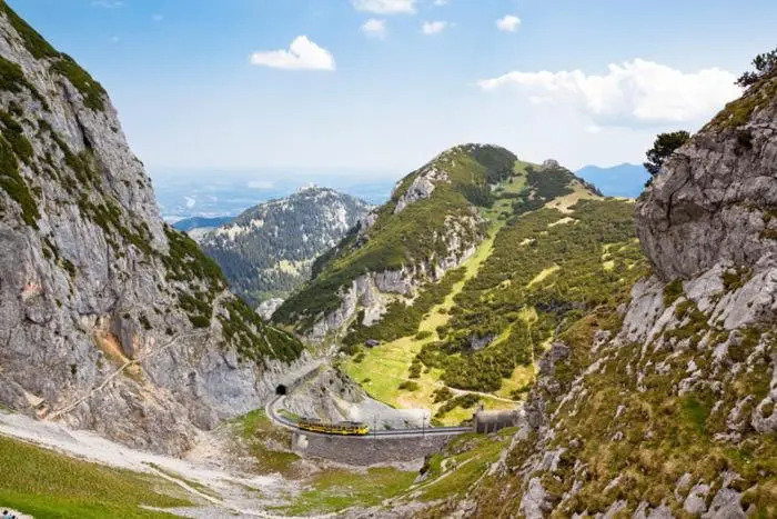 große Fewo im Alpen-Landhaus zwischen See, Berg und Bach