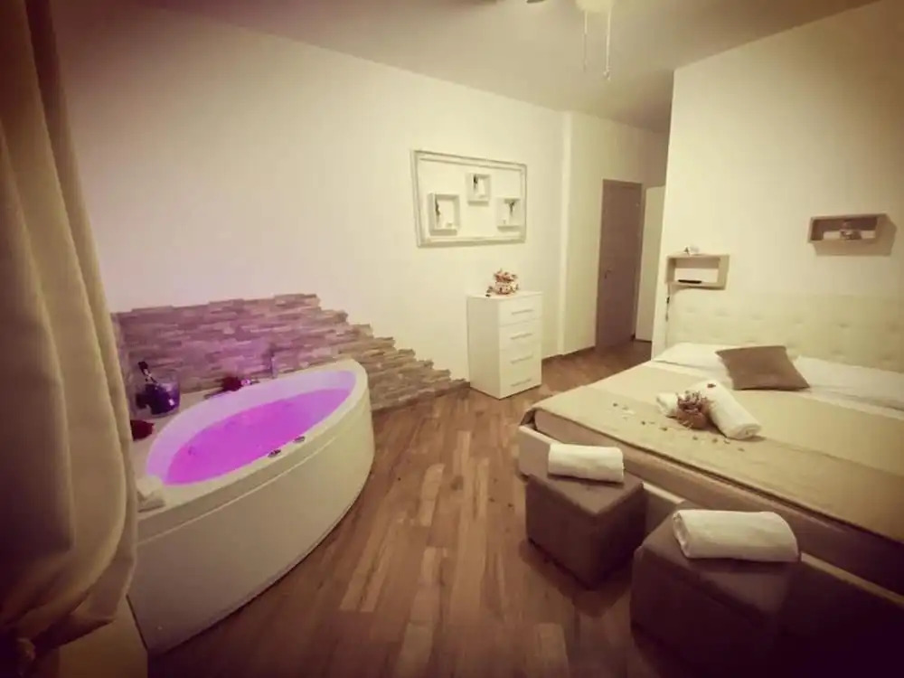 Balconies Overlooking the sea Deluxe Room With Whirlpool