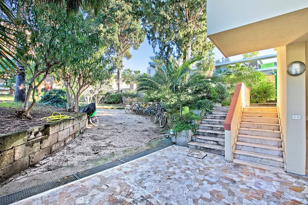 Jolie Sur La Mer - Petit Studio