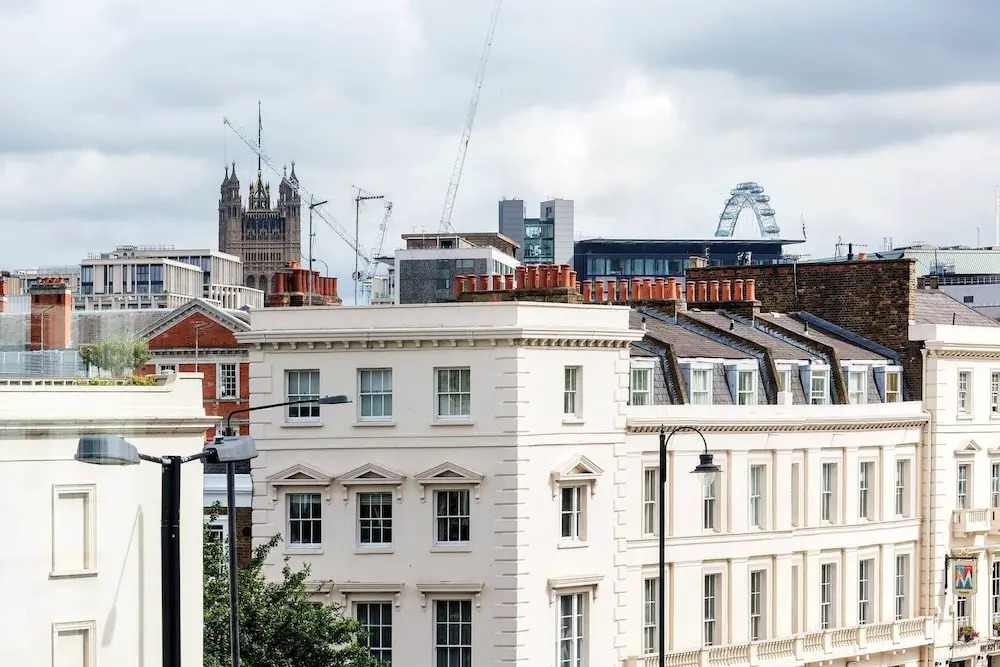 Views of Vauxhall Bridge