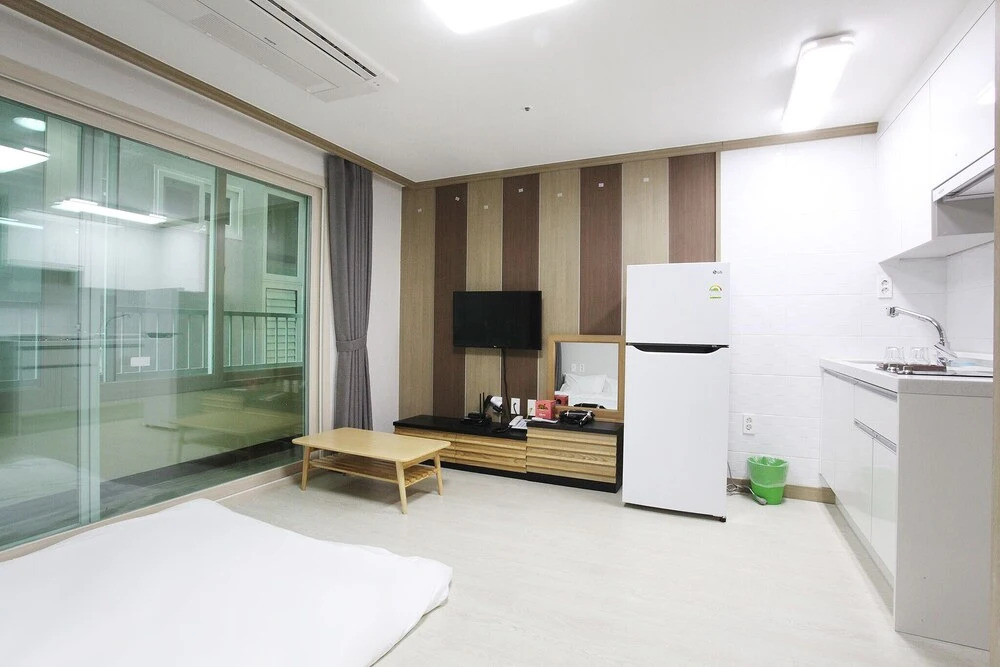 Seogwipo Seohyun Hotel