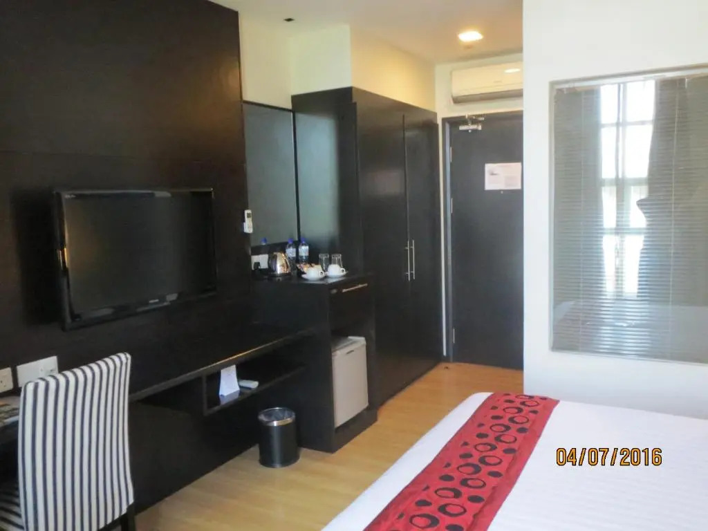 Tat Place Hotel