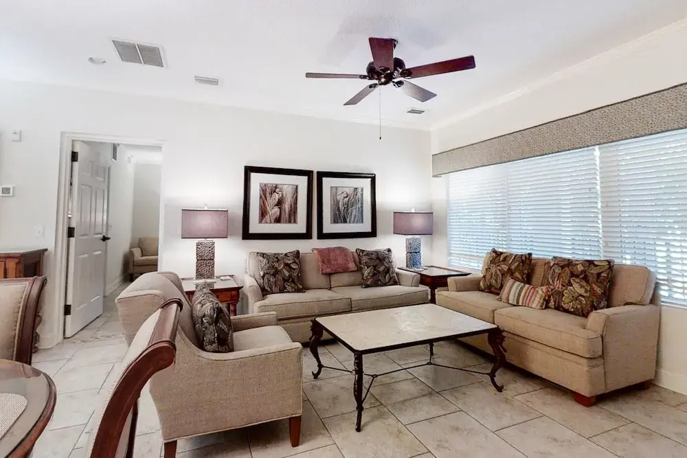 Dog-friendly Home Located In Gated Community W/shared Pool, Wifi, Central AC, WD