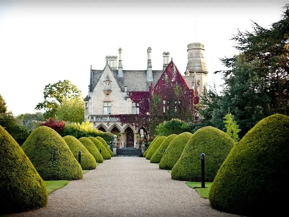 Manor by the Lake
