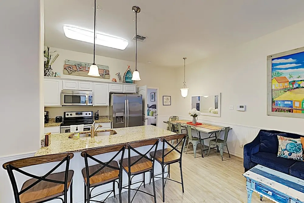New Listing! Sandy Feet W/ Hot Tubs 8 Bedroom Townhouse
