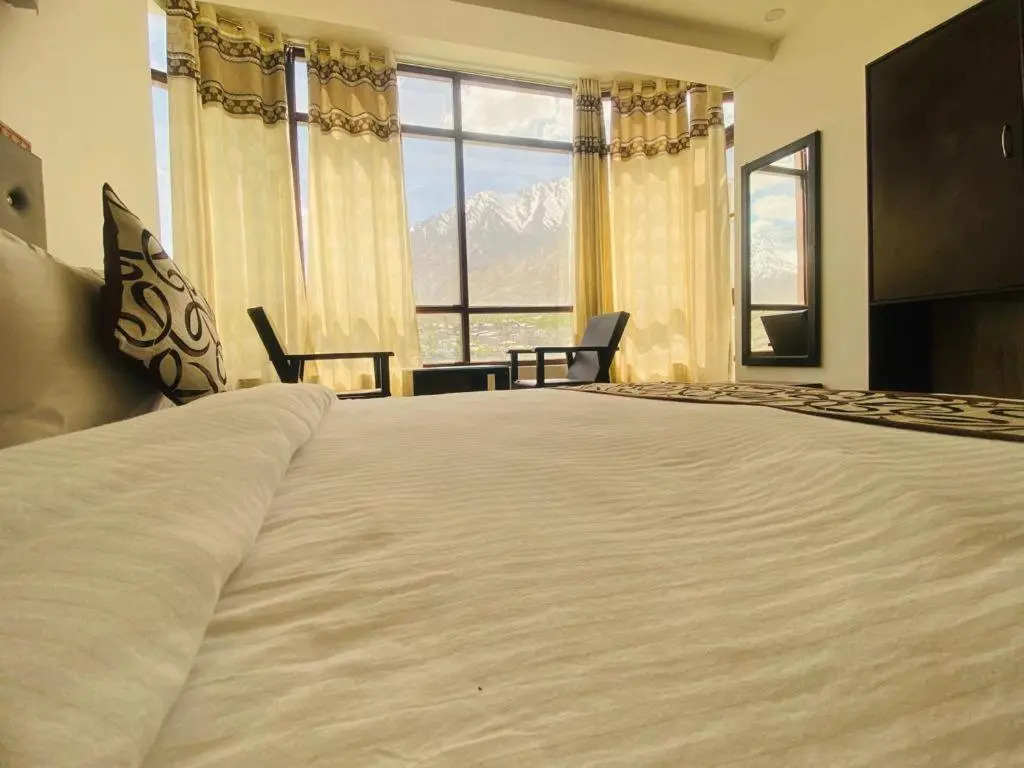 Hotel The White Castle Kargil