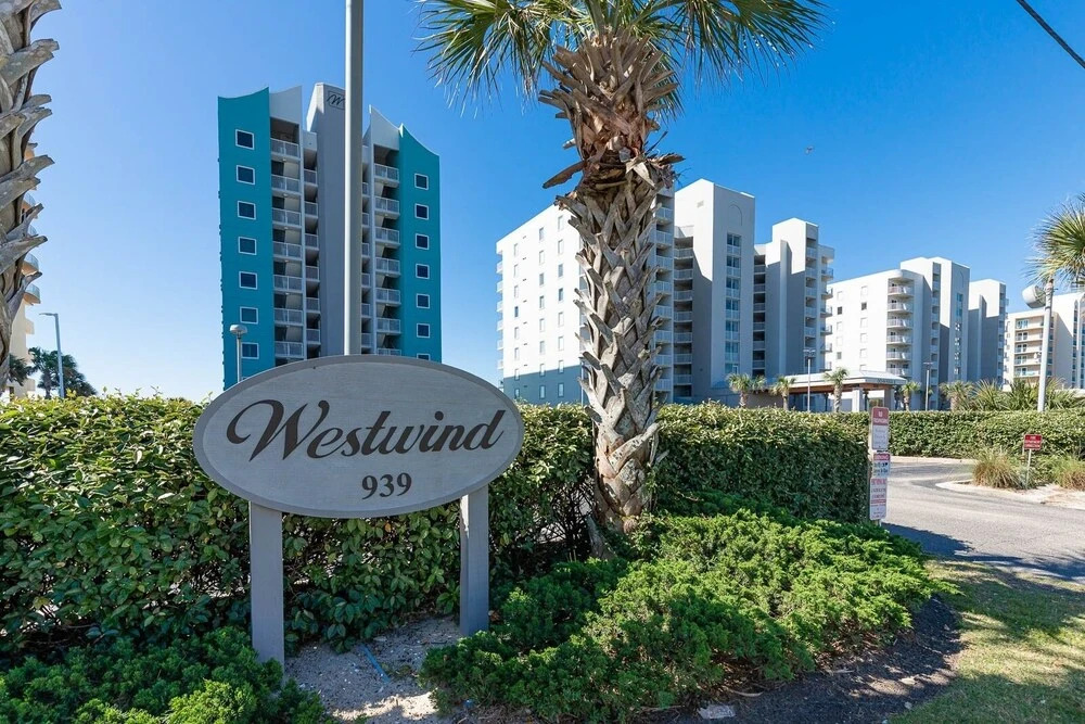 Westwind 603 1 Bedroom Condo
