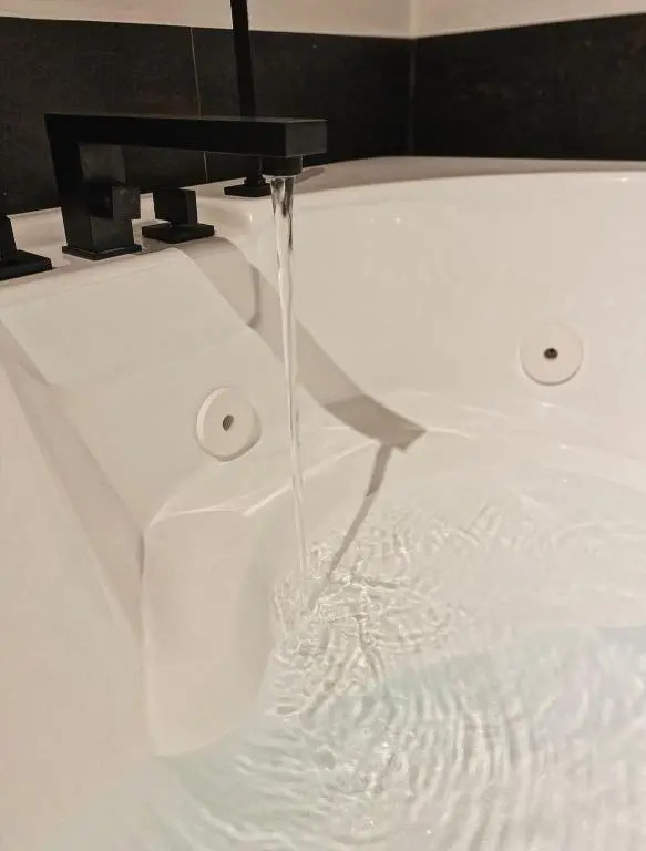 Royalroom2.0-relaxing spa & luxury apartments