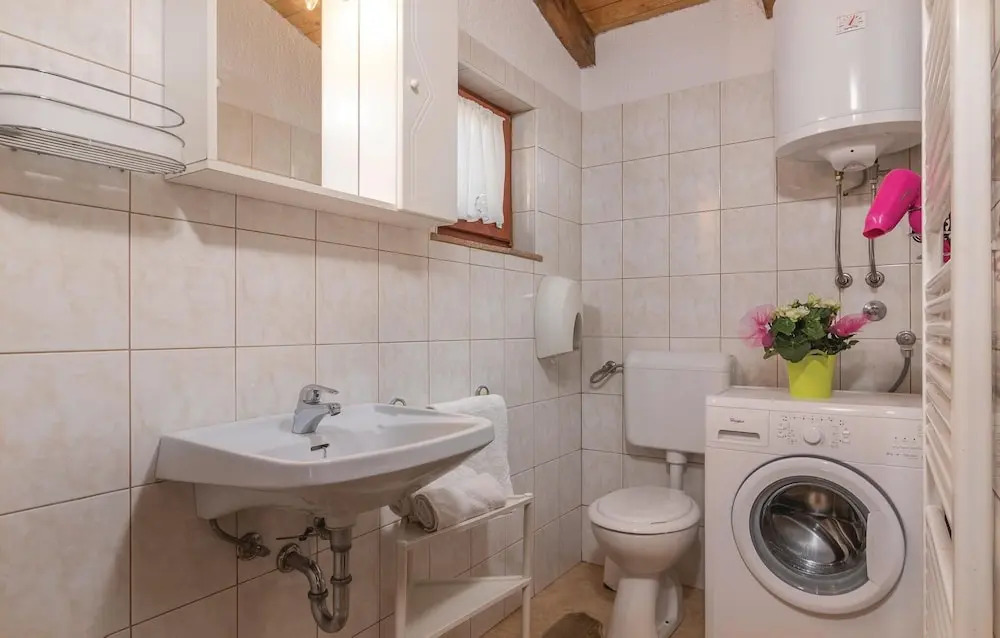 Nice Home in Visnjan With Wifi and 0 Bedrooms
