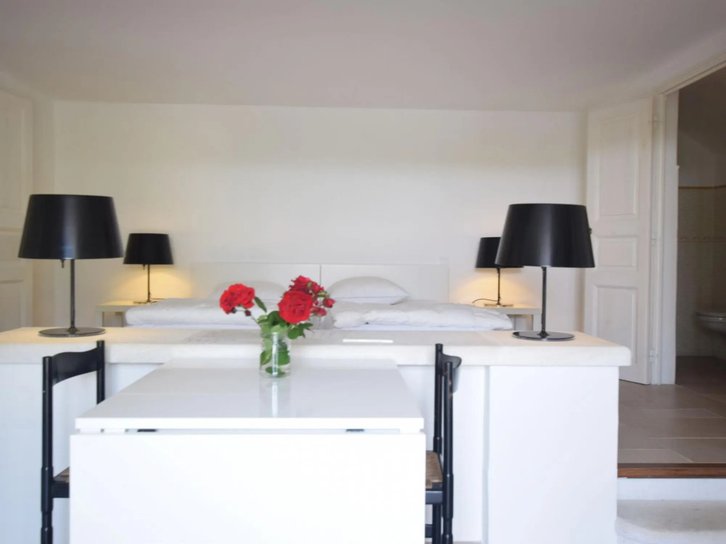 Modern Terrace Stay Montbrun
