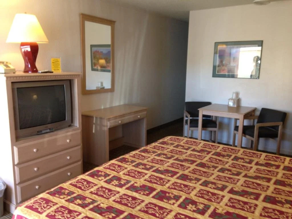 Grizzly Inn Motel
