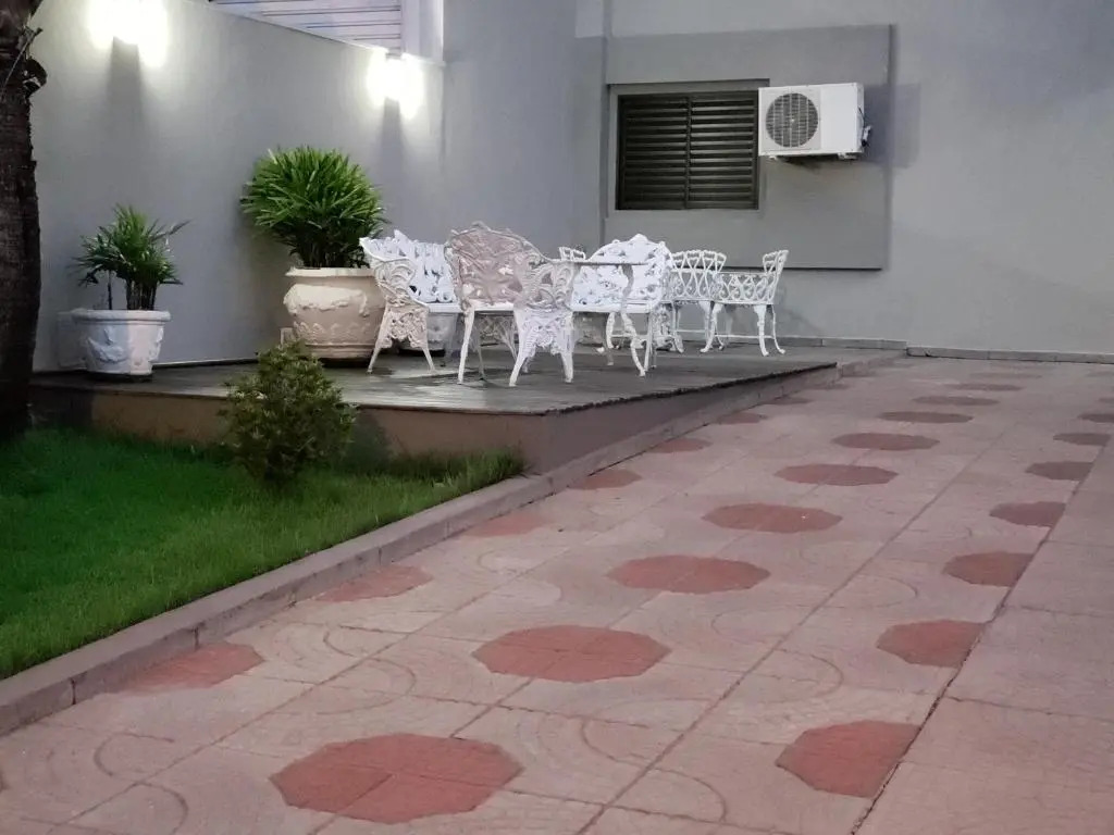 Paradise Hotel