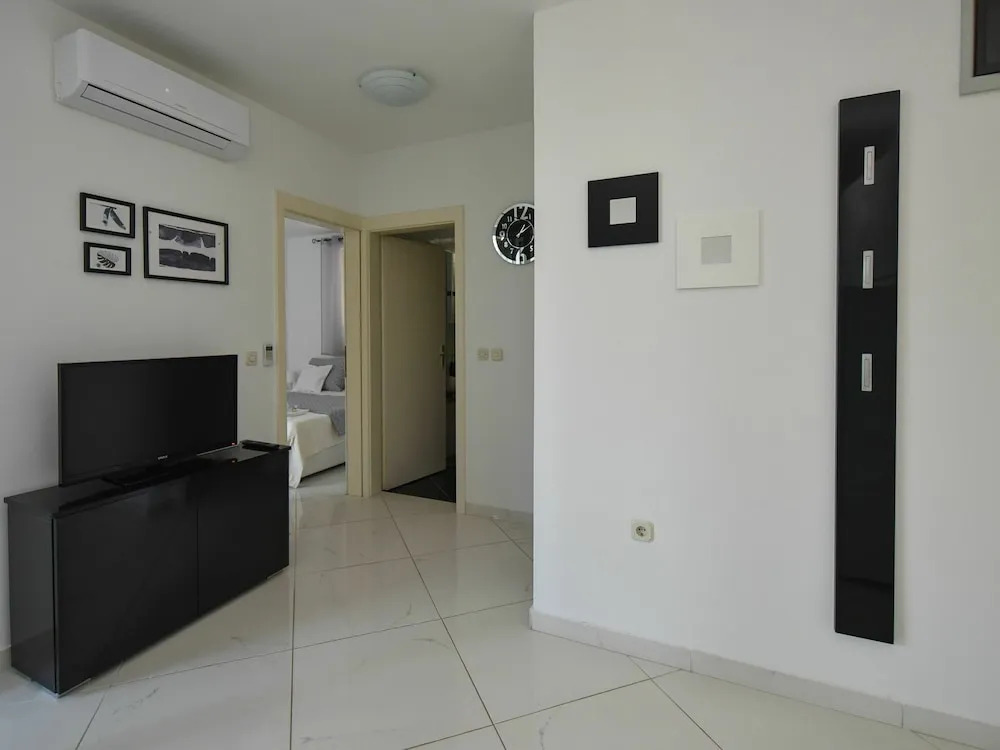 Luxurious Apartment in Novalja Near Sea