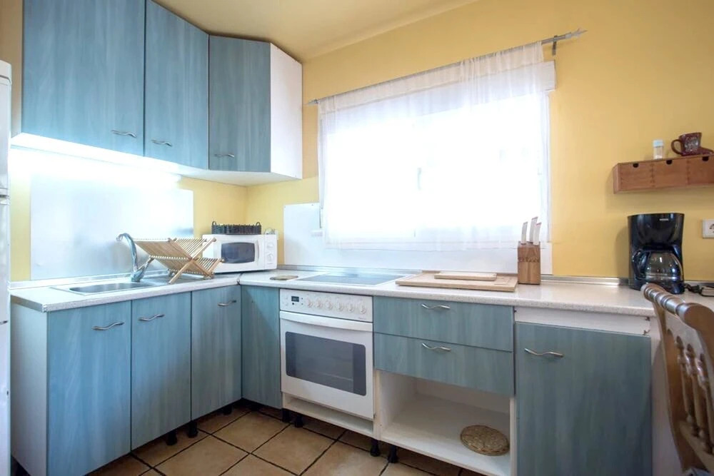 House With 2 Bedrooms in Finestrat, With Pool Access and Furnished Ter