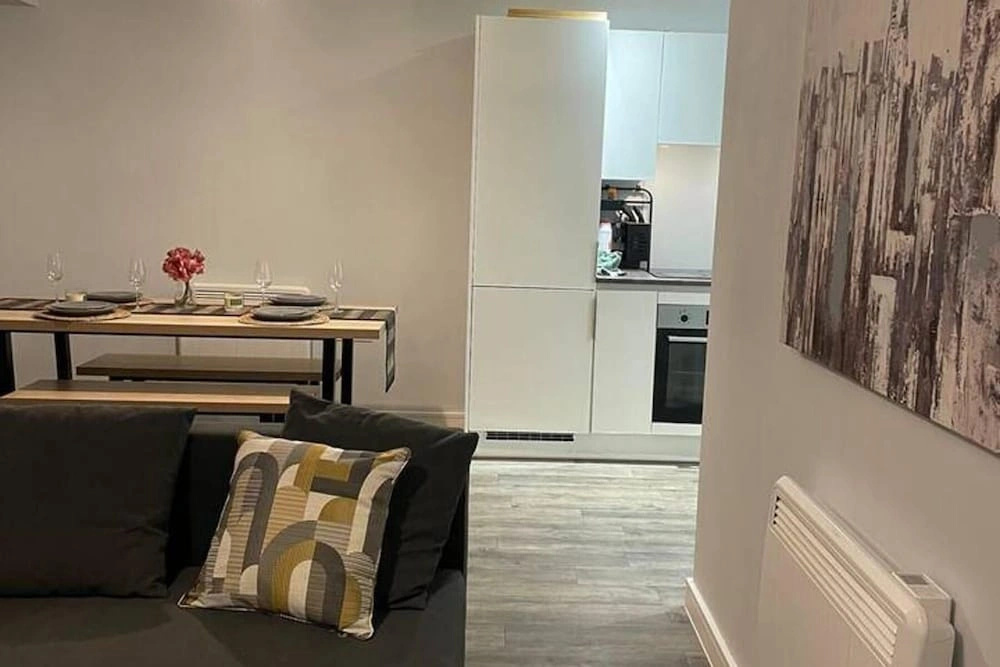 Stylish Retreat - Sleeps 6 Terrace-2bedroom-petsok