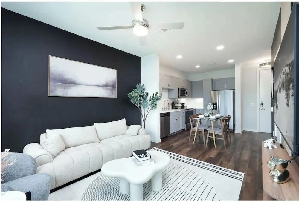 Labor by Stylish Stays