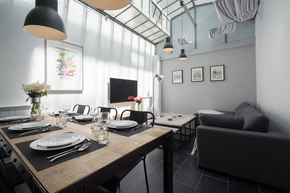 Luxury Apartment in Paris - République