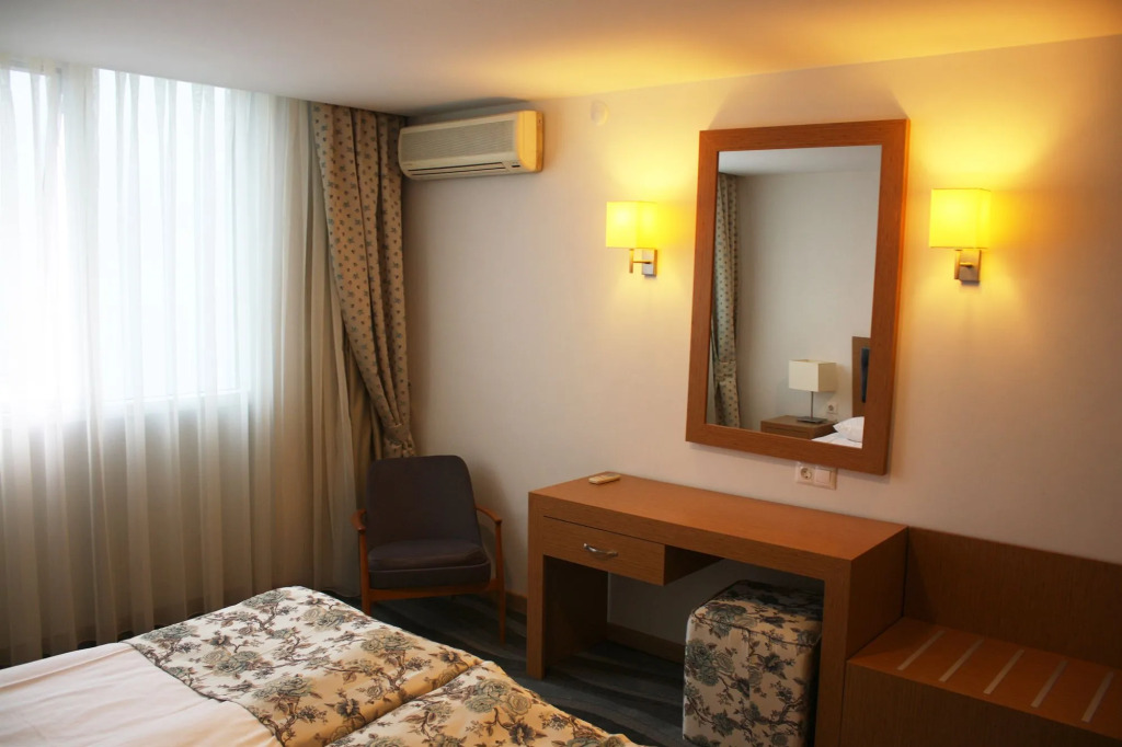 Regna Hotel