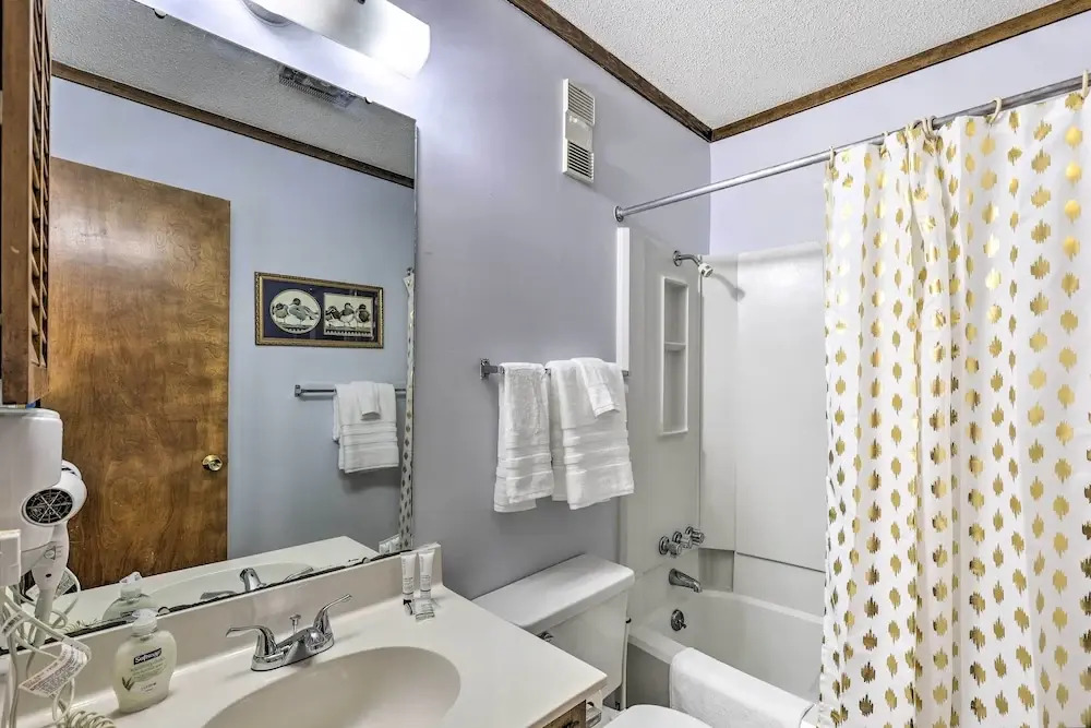 Pool Access & Slope Views: Beech Mtn Condo!