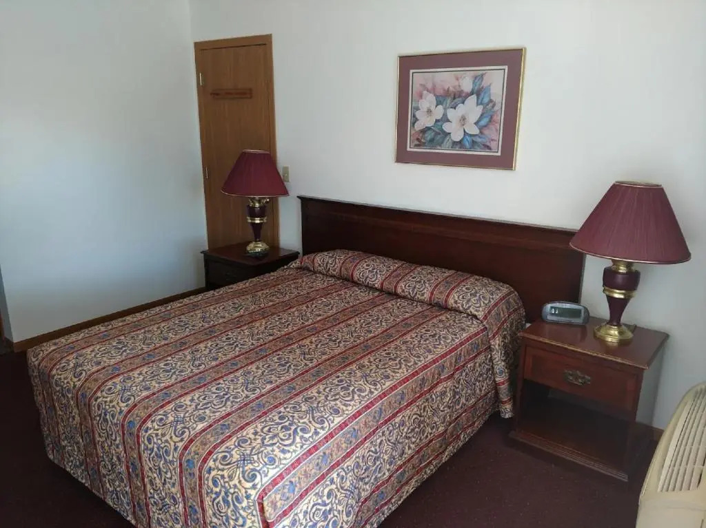 All Seasons Motel
