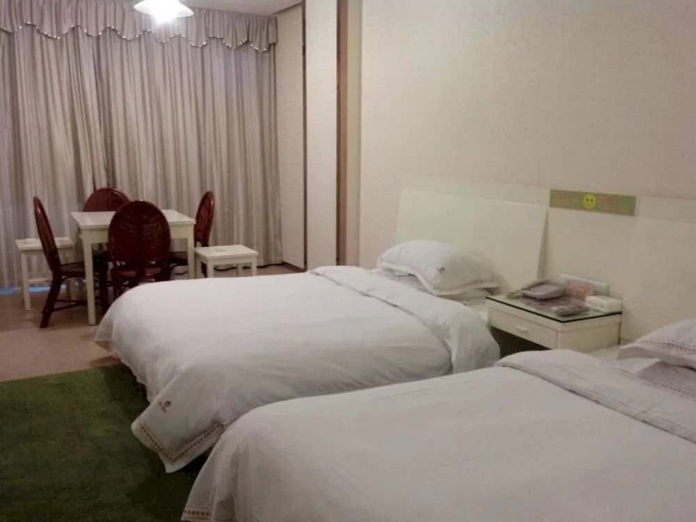 Jingjiang Shuiyue Qinghua Hotel