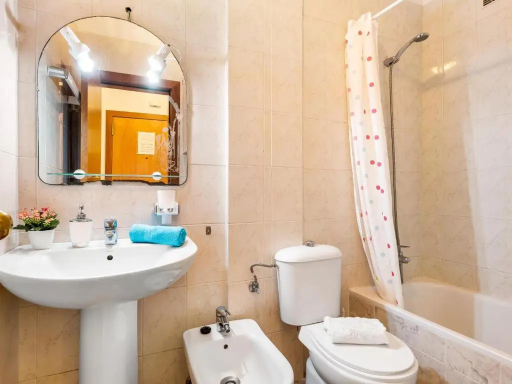 1 1 Beautiful seafront with balcony and WIFI
