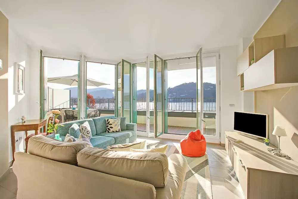 Sogno Sul Lago Lake Front