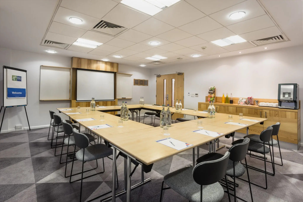 Holiday Inn Express London - Watford Junction by IHG
