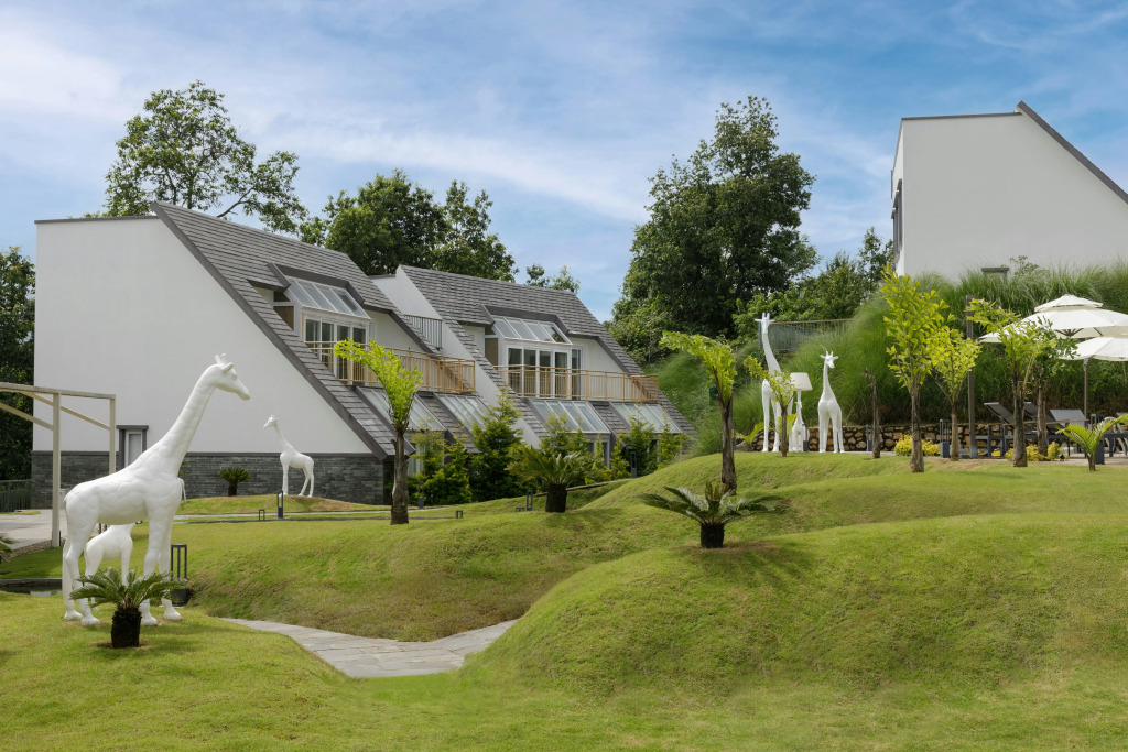 Himalayan Hideaway Resort Pokhara, The Centara Collection