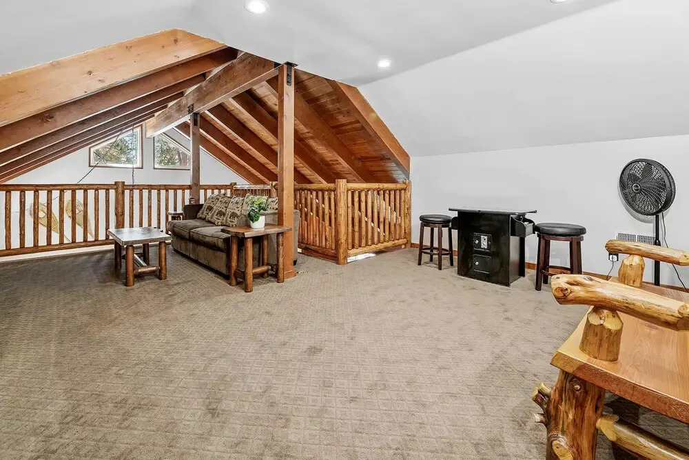 108 - Rustic Ridge Manor