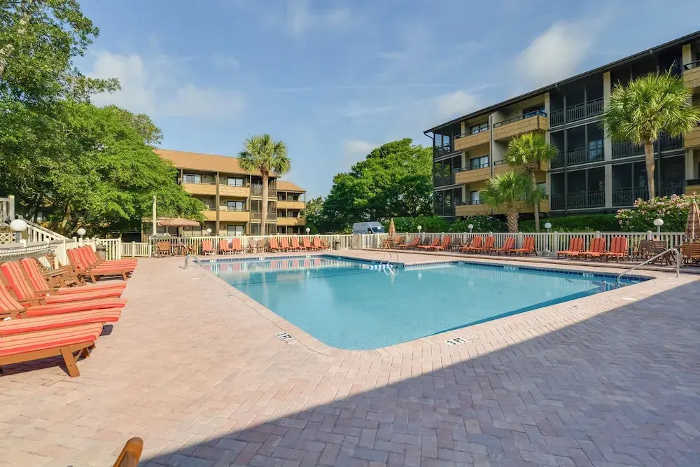 2 Mi to Apache Pier: Gem w/ Pool Access