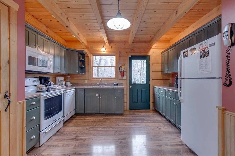 Big Bear 2 - Five Bedroom Cabin
