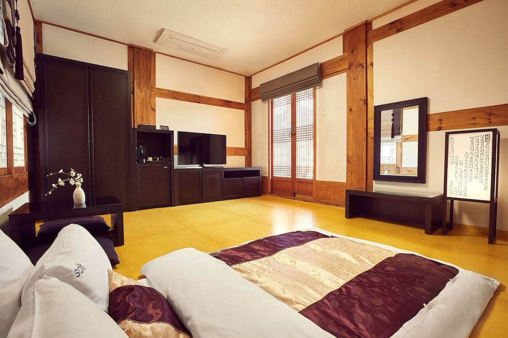 Hanok Stay Namwonyechon