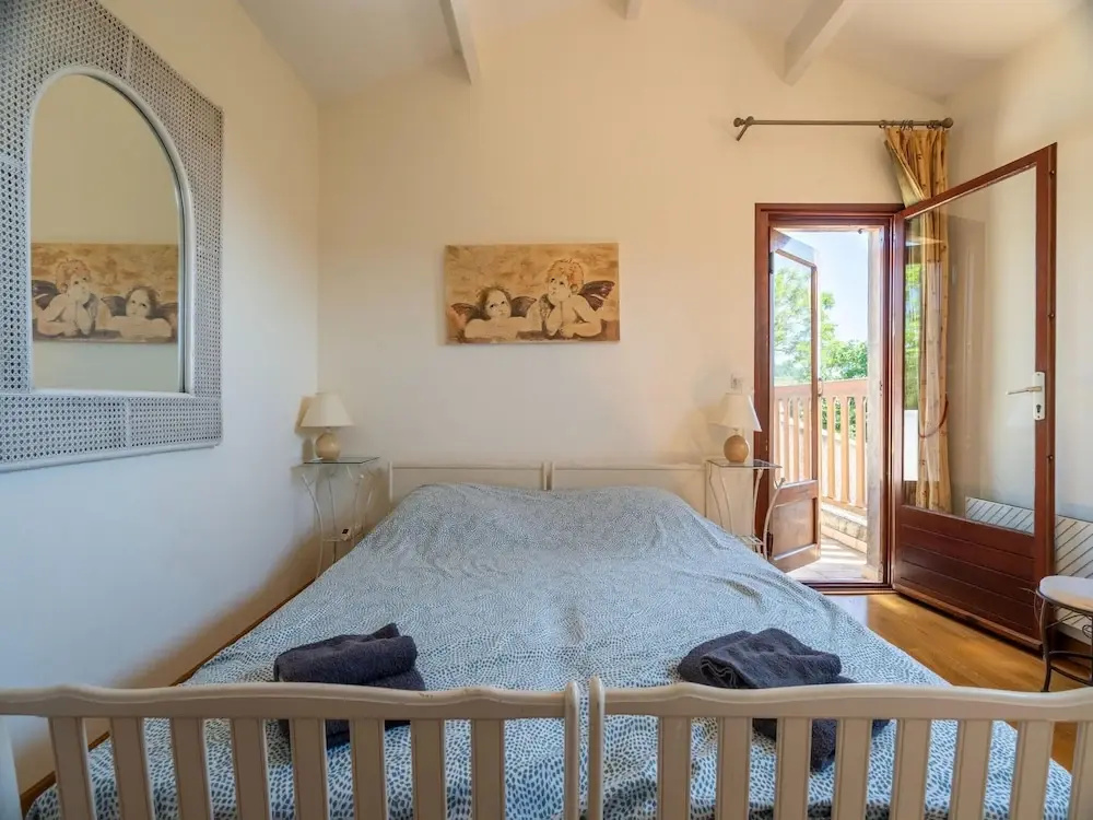 Tranquil Villa, Nature s Embrace