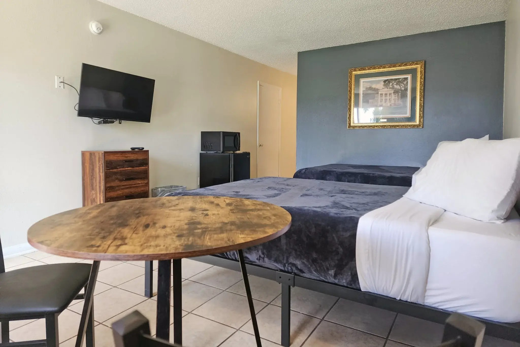 Red Carpet Inn - Houma