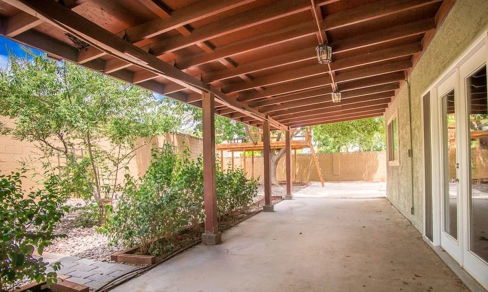 Retro Vegas Utopia Sleeps 14 with Pool