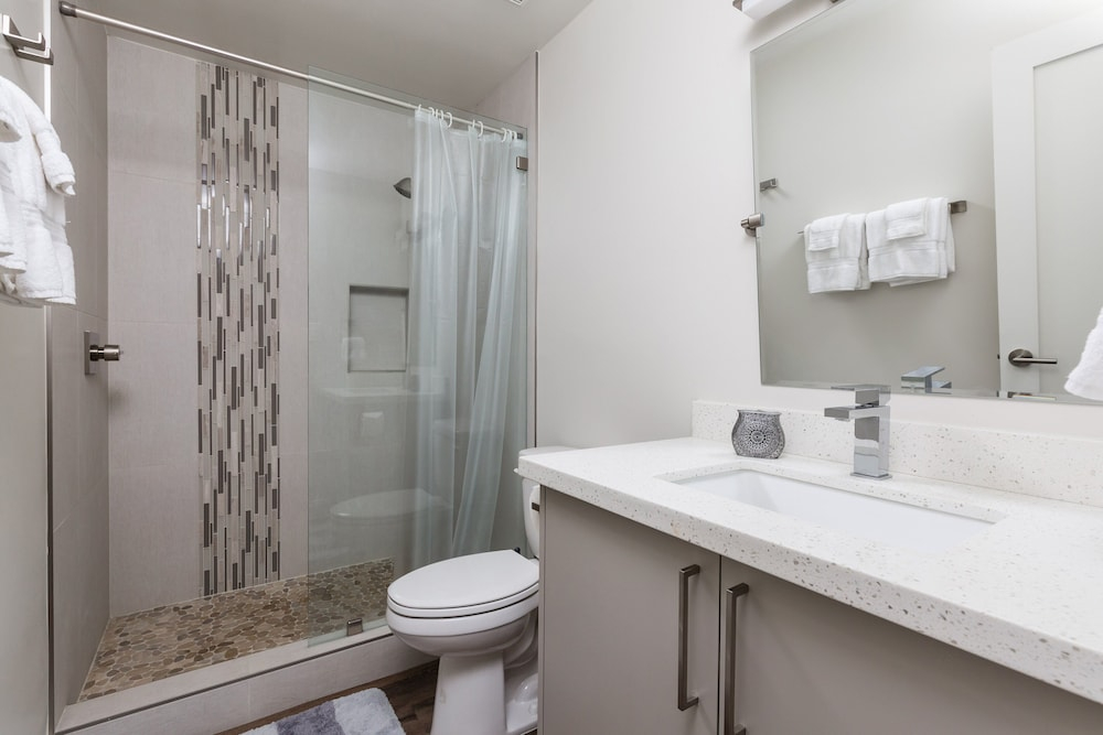 Scottsdale - 4950 N Miller Rd, Unit 230