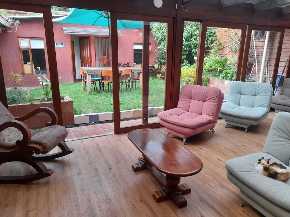 acogedor Hostal usaquen la parada del tren